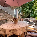 Ivona Mit Terrasse Und Aussendusche By Interhome * دوبروفينك