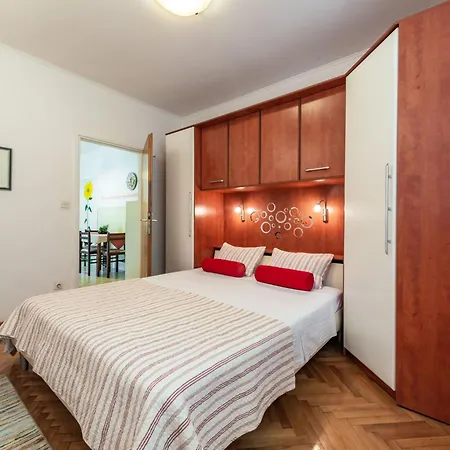 Ivona Mit Terrasse Und Aussendusche By Interhome *