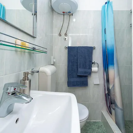 Ivona Mit Terrasse Und Aussendusche By Interhome