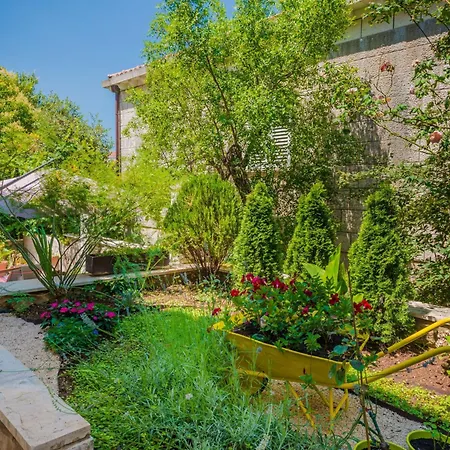 Ivona Mit Terrasse Und Aussendusche By Interhome *