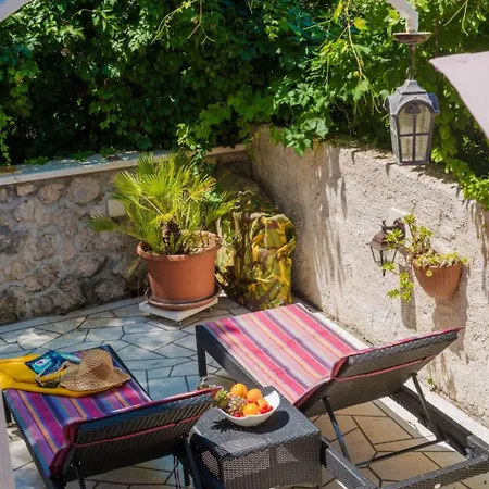 Ivona Mit Terrasse Und Aussendusche By Interhome Daire Dubrovnik