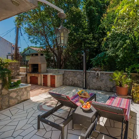 Ivona Mit Terrasse Und Aussendusche By Interhome Apartamento *