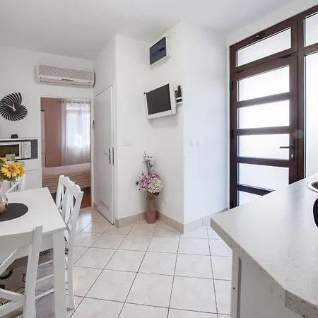 Ivona Mit Terrasse Und Aussendusche By Interhome Dubrovnik