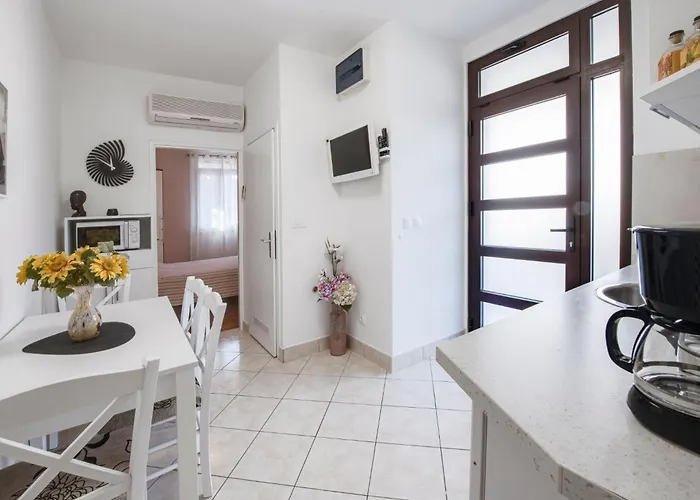 Ivona Mit Terrasse Und Aussendusche By Interhome Dubrovnik