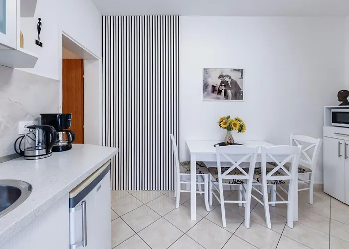 Ivona Mit Terrasse Und Aussendusche By Interhome Apartment *